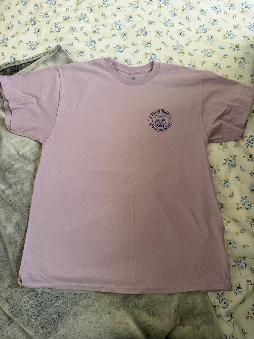Lavender Short Sleeve Graphic Tee - Unbranded